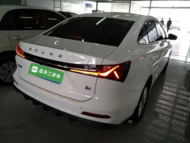Roewe i5 — Фото автомобиля 6