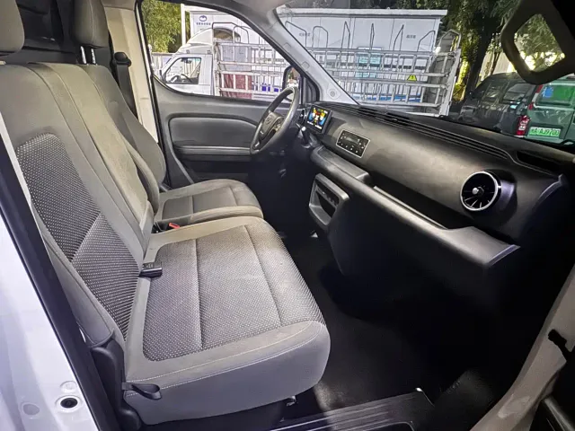 Ruichi New Energy EC75 — Фото автомобиля 8