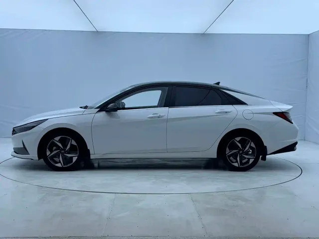 Hyundai Elantra — Фото автомобиля 7