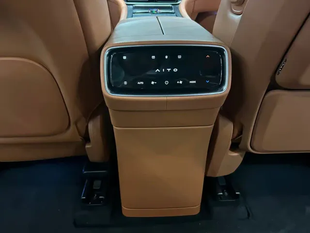 Aito M9 — Фото автомобиля 27