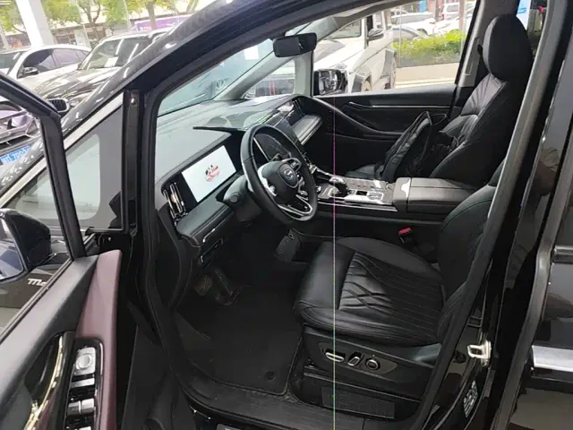 GAC Trumpchi M8 — Фото автомобиля 15