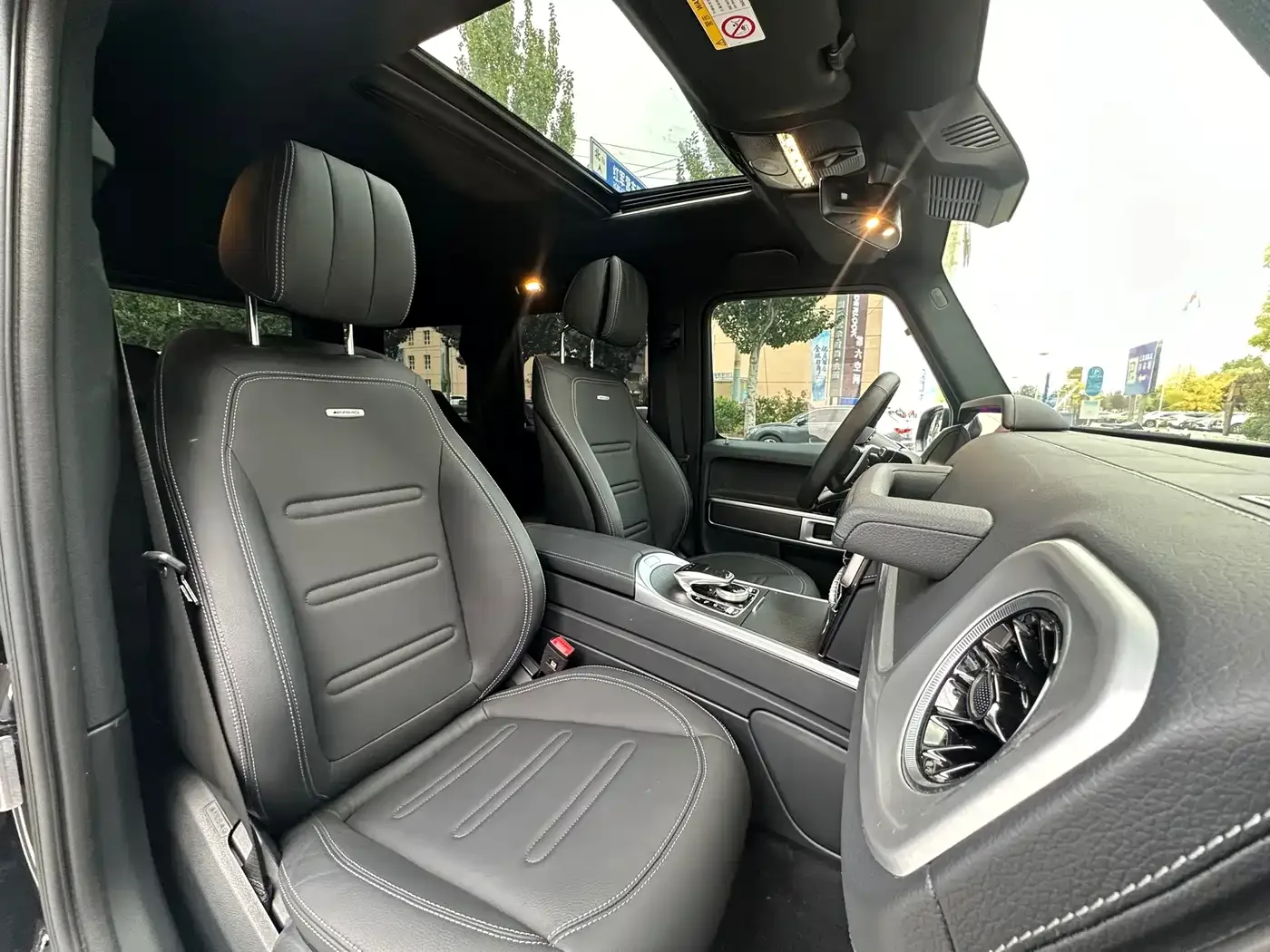 Mercedes-Benz Mercedes-Benz G-Class 2024 G 350 — Фото автомобиля 12