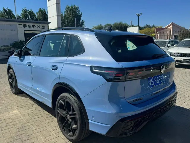 Volkswagen Tiguan L — Фото автомобиля 9