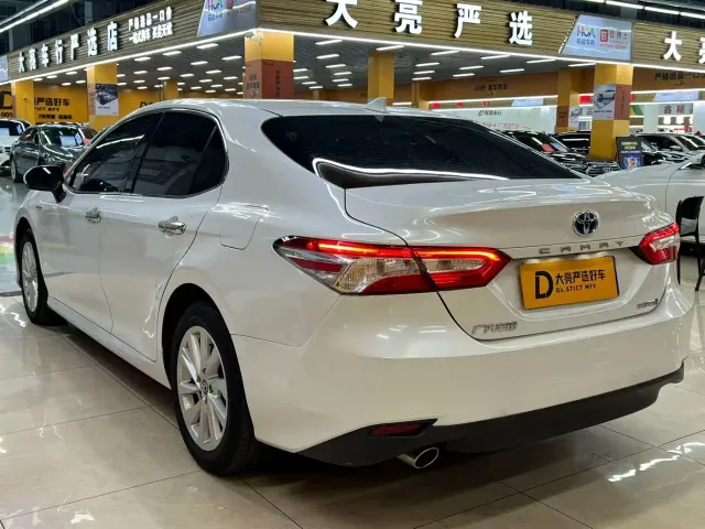 Toyota Camry — Фото автомобиля 3