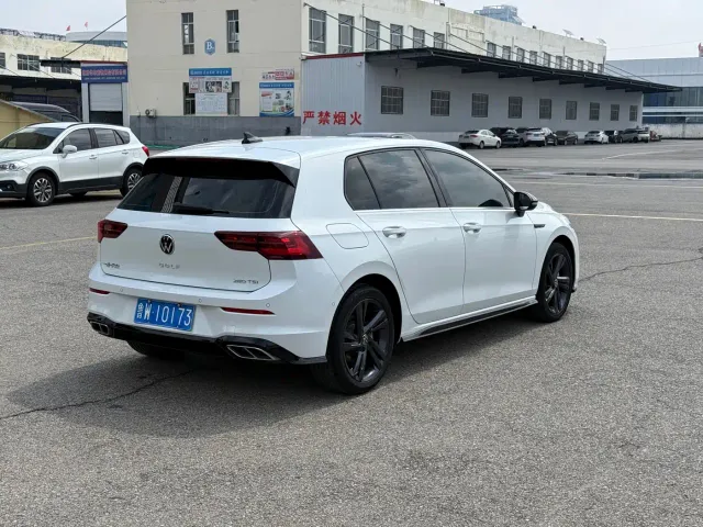 Volkswagen Golf — Фото автомобиля 10