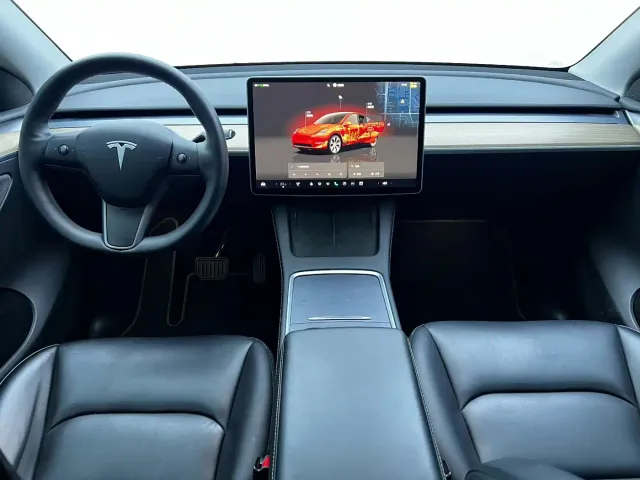 Tesla Model Y — Фото автомобиля 6