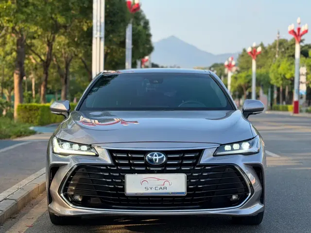 Toyota Avalon — Фото автомобиля 2