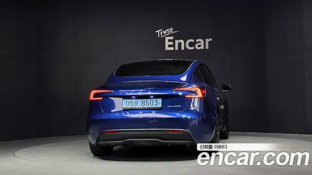 Tesla Model 3 — Фото автомобиля 4