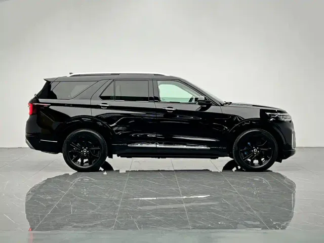 Ford Explorer — Фото автомобиля 7