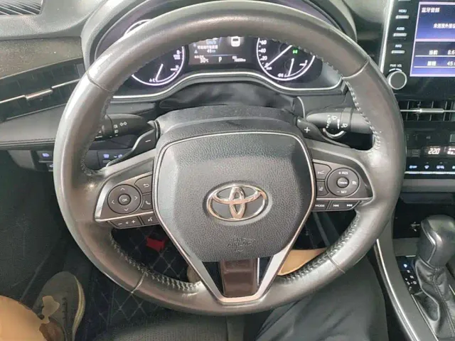 Toyota Avalon — Фото автомобиля 10