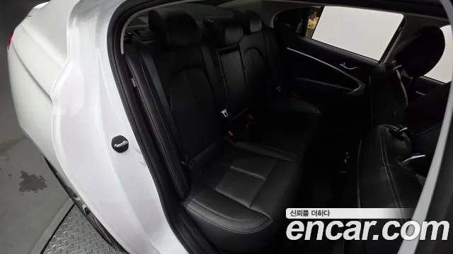 Genesis G70 Новый G70 Бензин 3.3T 4WD — Фото автомобиля 21