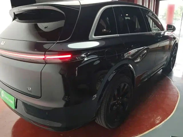 Li Auto L7 — Фото автомобиля 6