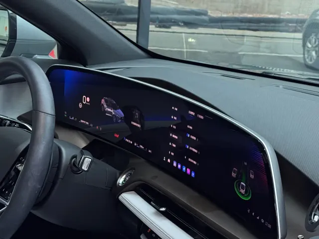 Cadillac Cadillac GT4 2023 25T Luxury Edition — Фото автомобиля 9