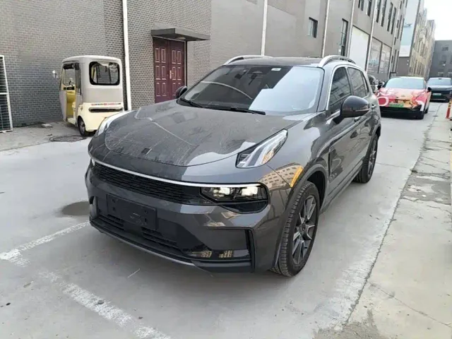 Фотография автомобиля — Lynk & Co 01
