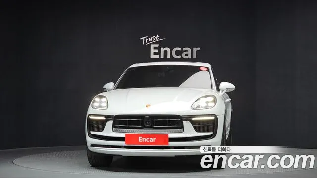 Porsche Macan — Фото автомобиля 3