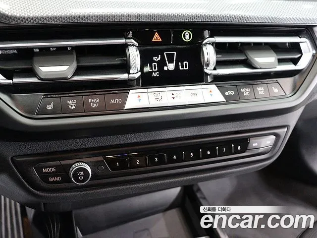 BMW 1 Series F40 — Фото автомобиля 8