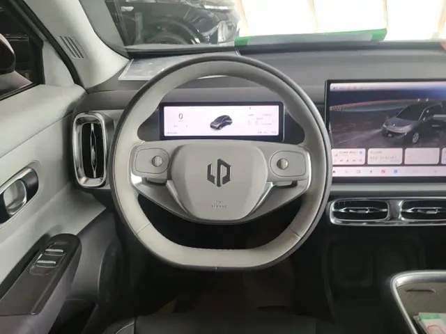 Leapmotor B10 — Фото автомобиля 10