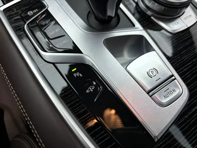 BMW 7 Series — Фото автомобиля 16
