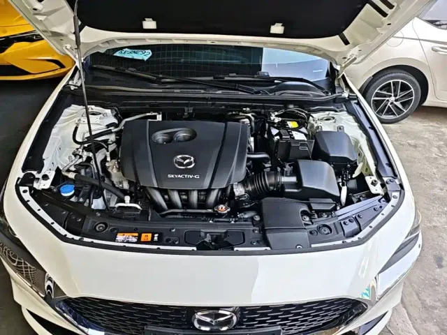 Mazda Axela — Фото автомобиля 19