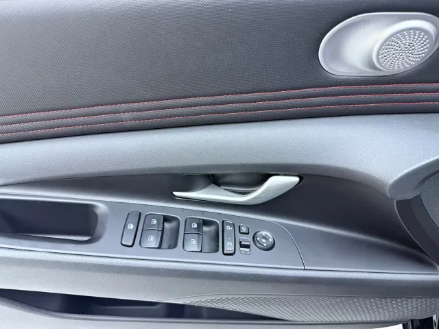 Hyundai Elantra — Фото автомобиля 8