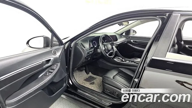 Hyundai Sonata Sonata (DN8) 2.0 LPG(Для проката) — Фото автомобиля 10