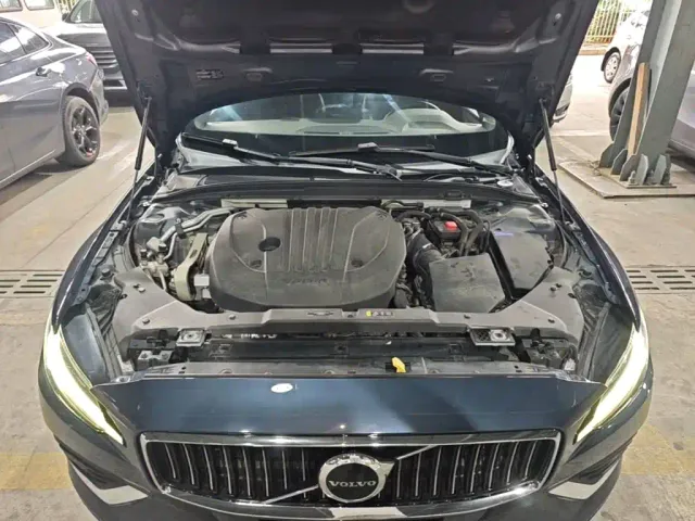 Volvo S60 — Фото автомобиля 19