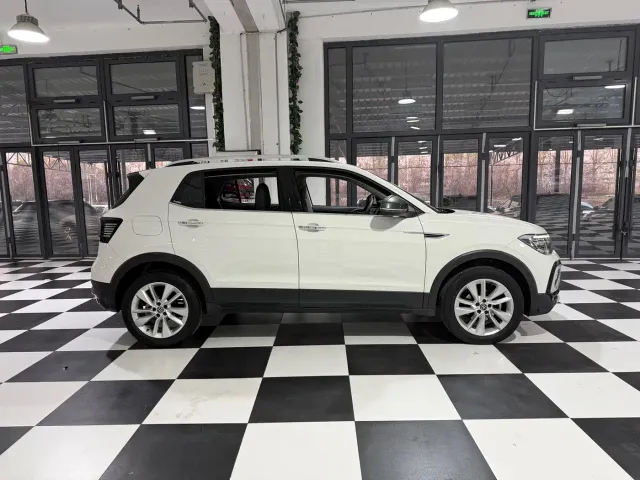 Volkswagen T-Cross — Фото автомобиля 4