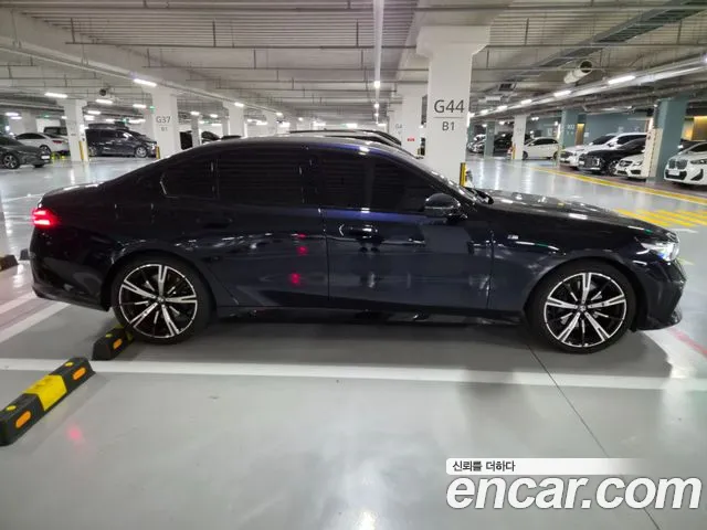 BMW 5-Series 5 серия (G60) 530i xDrive M Sport — Фото автомобиля 3