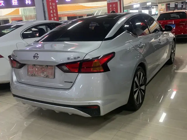 Nissan Teana — Фото автомобиля 4