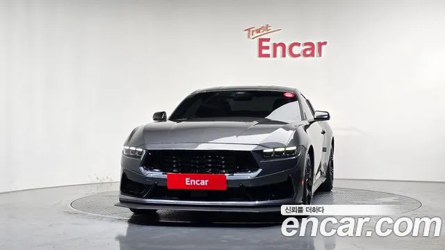 Ford Mustang — Фото автомобиля 3