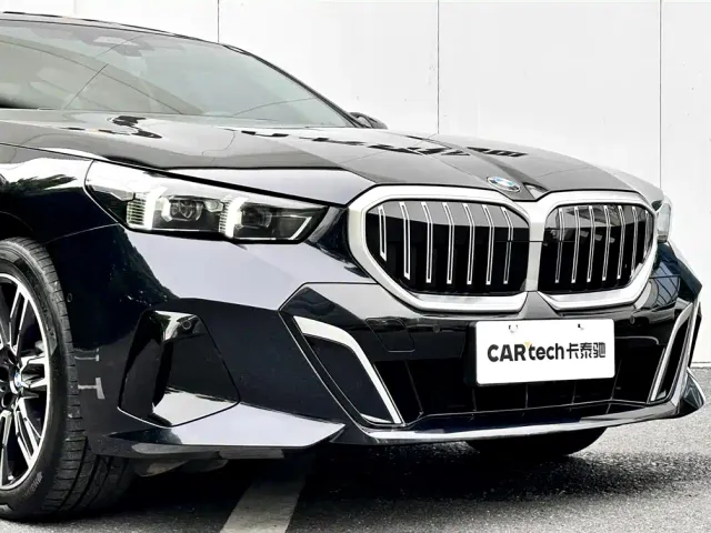 BMW 5 Series — Фото автомобиля 8