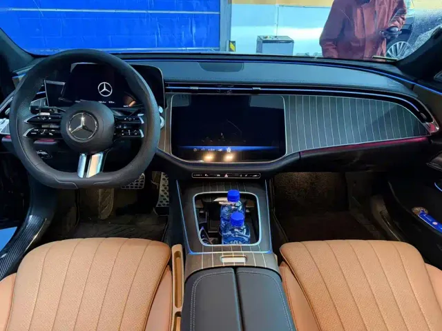 Mercedes-Benz E-Class — Фото автомобиля 8