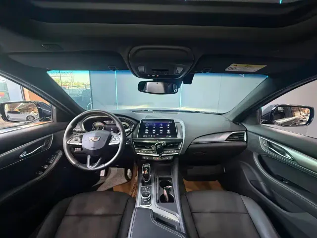 Cadillac CT5 — Фото автомобиля 9