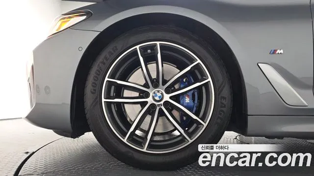BMW 5 Series G30 — Фото автомобиля 4
