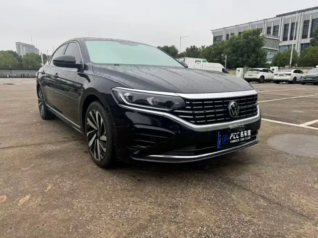 Volkswagen Passat — Фото автомобиля 2