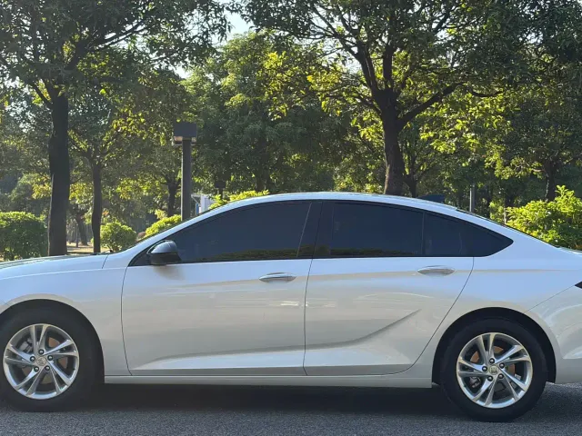 Buick Regal — Фото автомобиля 7
