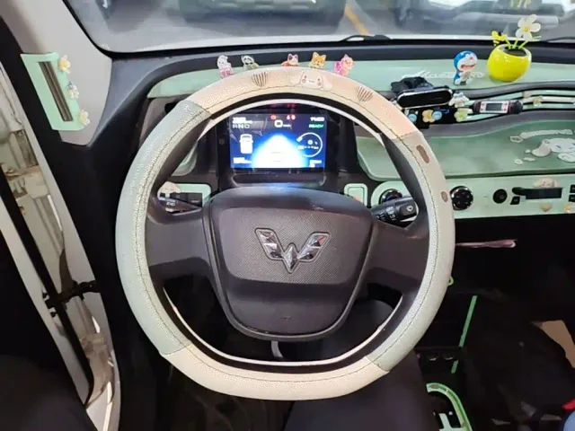 Wuling Hongguang Mini EV — Фото автомобиля 10