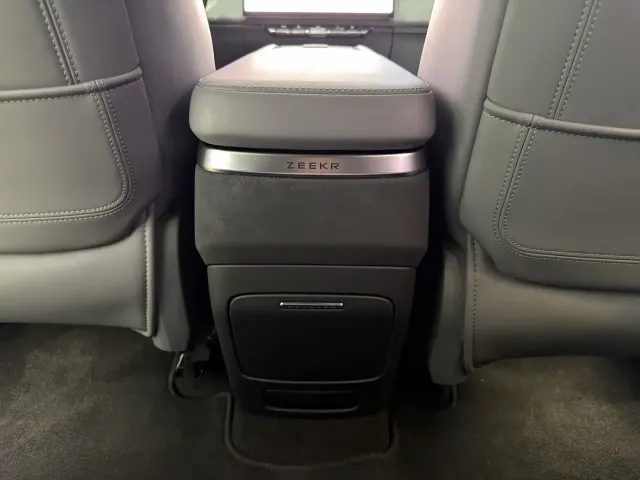 ZEEKR Zeekr 7X 2025 100kWh Long Range RWD Smart Driving Edition — Фото автомобиля 16