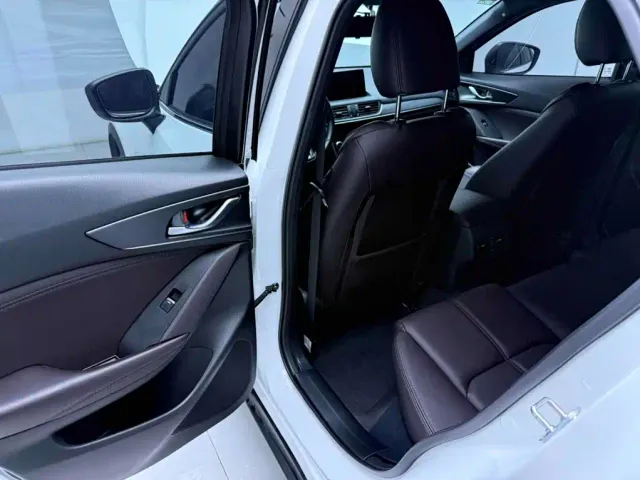 Mazda CX-4 — Фото автомобиля 17