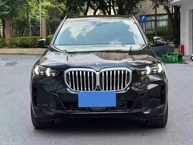 Фотография автомобиля — BMW X5