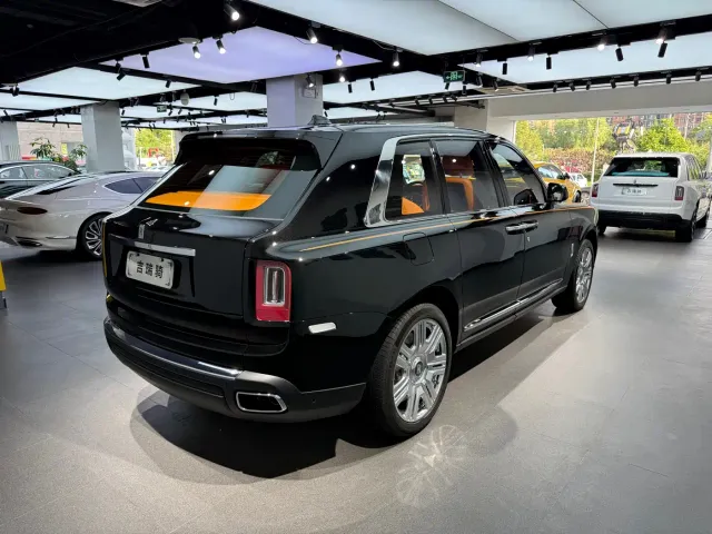 Rolls-Royce Cullinan — Фото автомобиля 6