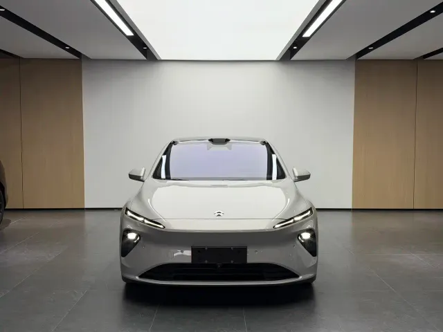 NIO NIO ET7 2022 100kWh Launch Edition — Фото автомобиля 2
