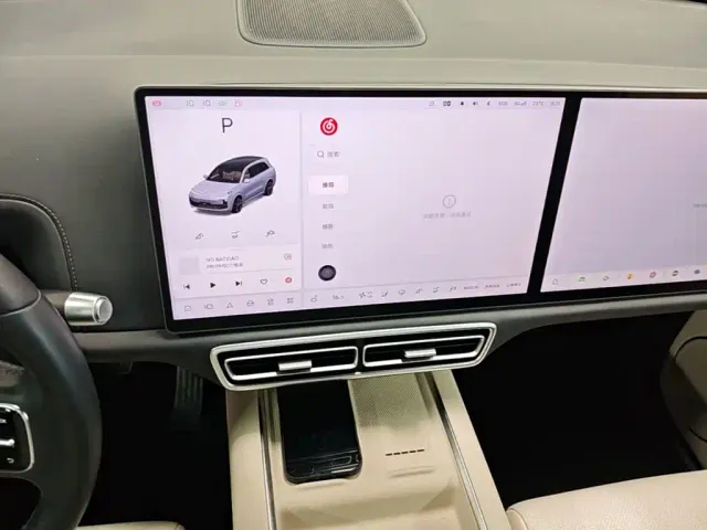 Li Auto L8 — Фото автомобиля 12