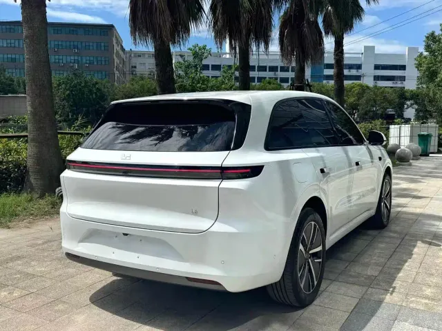 Li Auto Li Auto L6 2024 Pro — Фото автомобиля 7