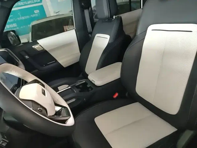 iCAR 03T — Фото автомобиля 14