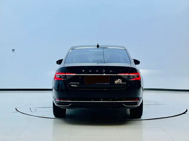 Skoda Superb — Фото автомобиля 5