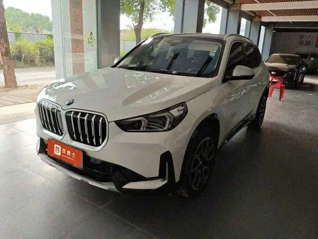 Фотография автомобиля — BMW X1