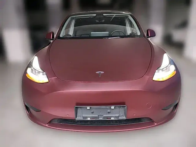 Tesla Model Y — Фото автомобиля 4