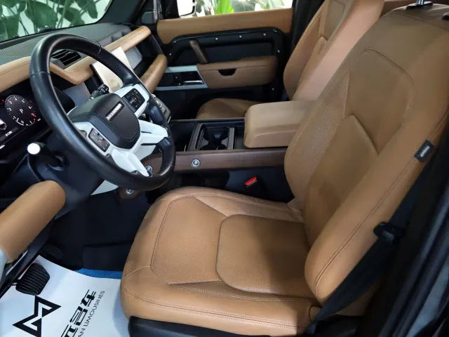 Land Rover Defender — Фото автомобиля 8