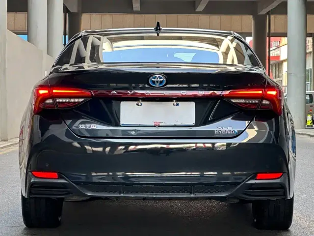 Toyota Avalon — Фото автомобиля 4